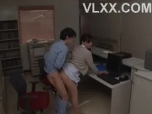 Cảm động hai chị hàng xóm liếm cà cậu sinh viên nghèo